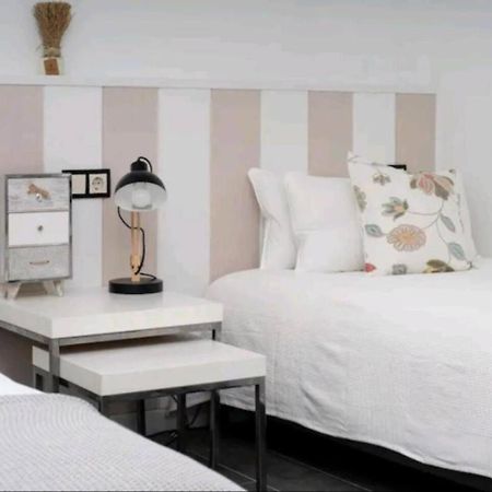 Stylish & Fully Furnished 3 Bedrooms Flat -4 Min Walk To Beautiful Beach Alicante Exterior photo
