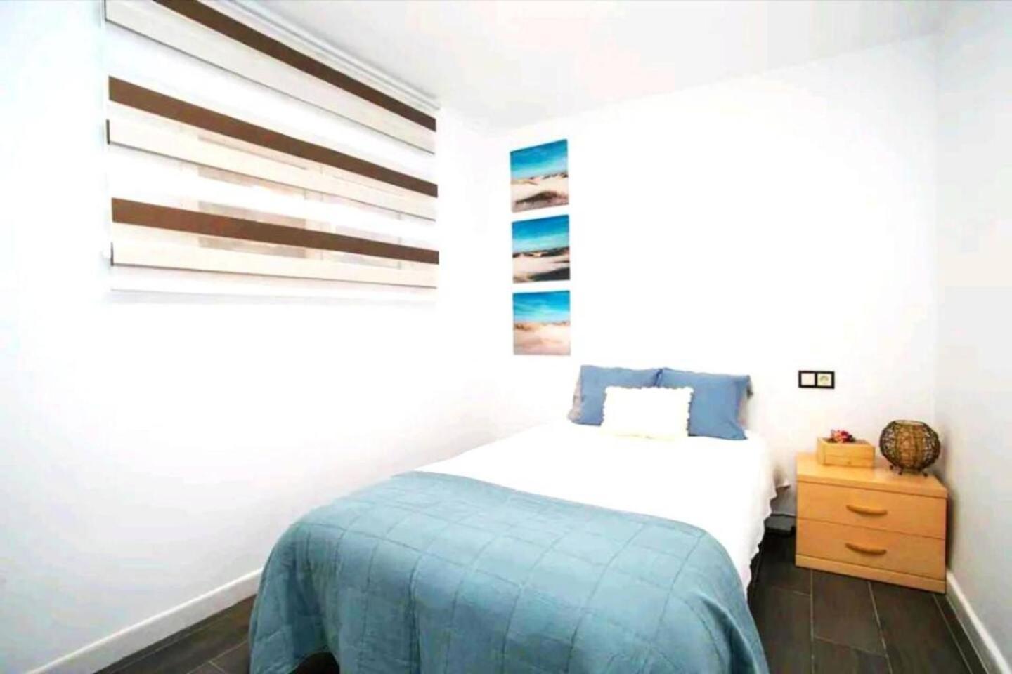 Stylish & Fully Furnished 3 Bedrooms Flat -4 Min Walk To Beautiful Beach Alicante Exterior photo