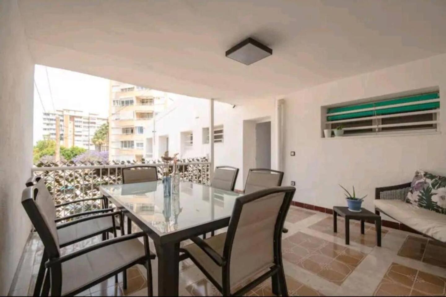 Stylish & Fully Furnished 3 Bedrooms Flat -4 Min Walk To Beautiful Beach Alicante Exterior photo